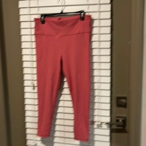 Beautiful coral color gap leggings 3/4 length